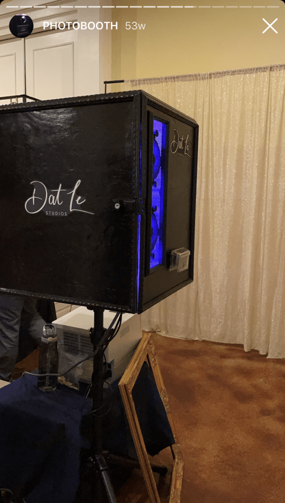 This is a picture of Dat Le Studios's Photo booth